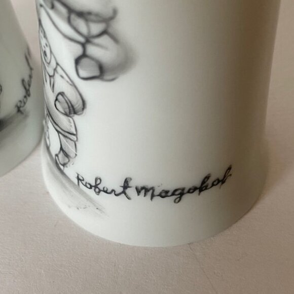 Vintage Salt and Pepper shakers artwork by 'Robert Mayokok. - Picture 5 of 7